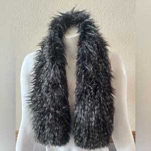 Women’s Faux Fur Neck Wrap